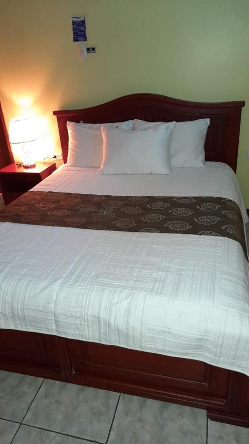 Quevedo D' Ruiz Hotel מראה חיצוני תמונה